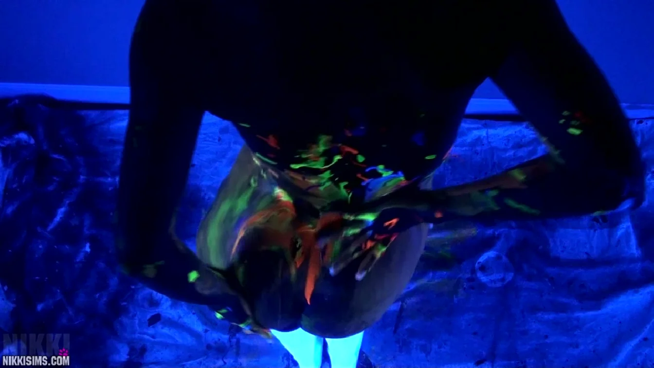 Preview of NikkiSims Black Light Painting Full XXX